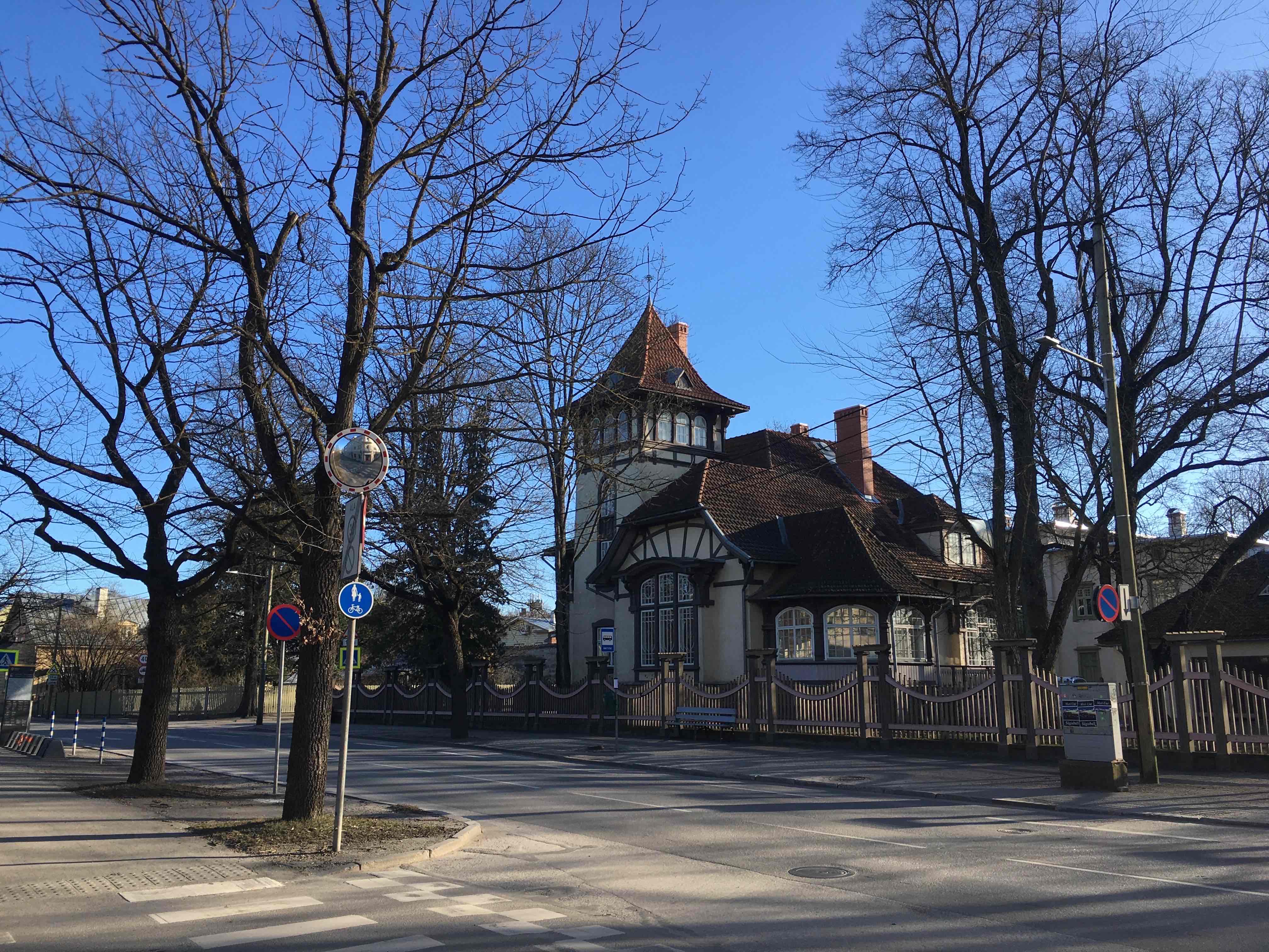 A view of Näituse street during late winter. The Neobaltia building is visible.